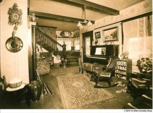 Entry-and-Living-Room Parlor-1906